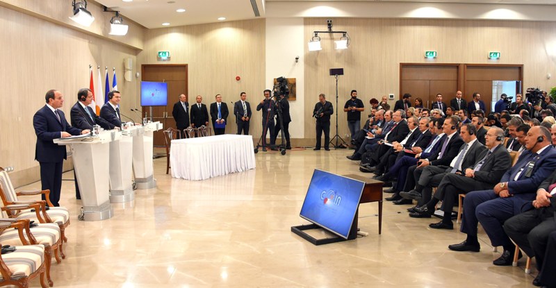 انعقاد القمة الثلاثية بين السيد الرئيس والرئيس القبرصي