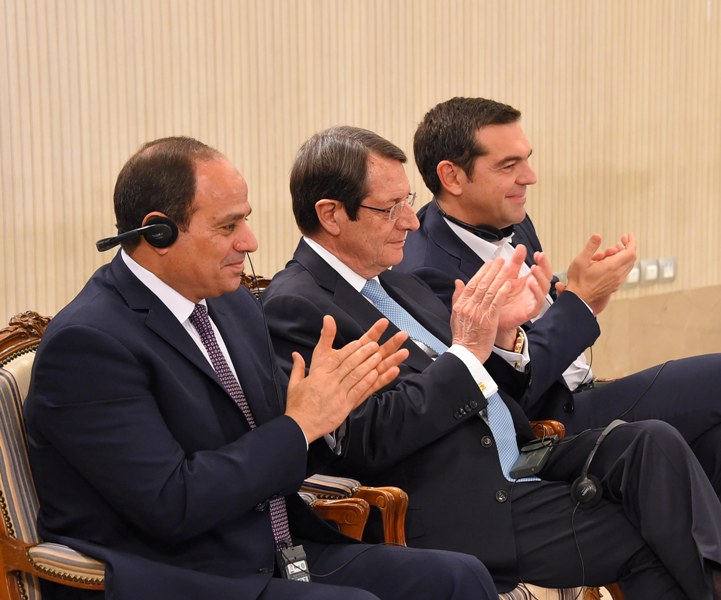 انعقاد القمة الثلاثية بين السيد الرئيس والرئيس القبرصي