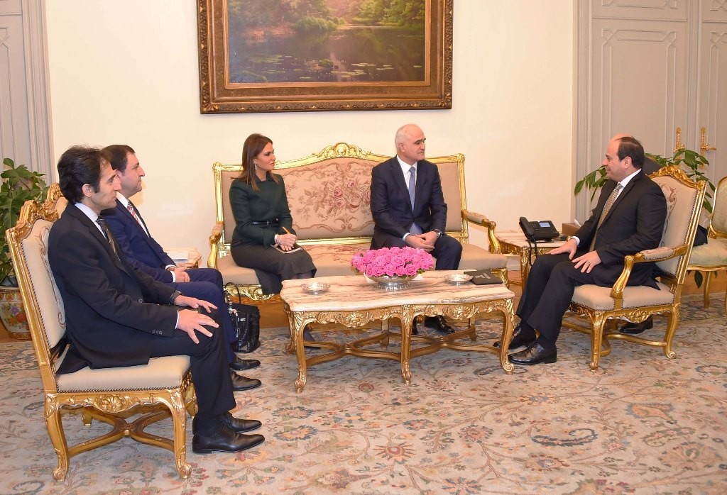 السيسي مع وزير اقتصاد أذربيجان