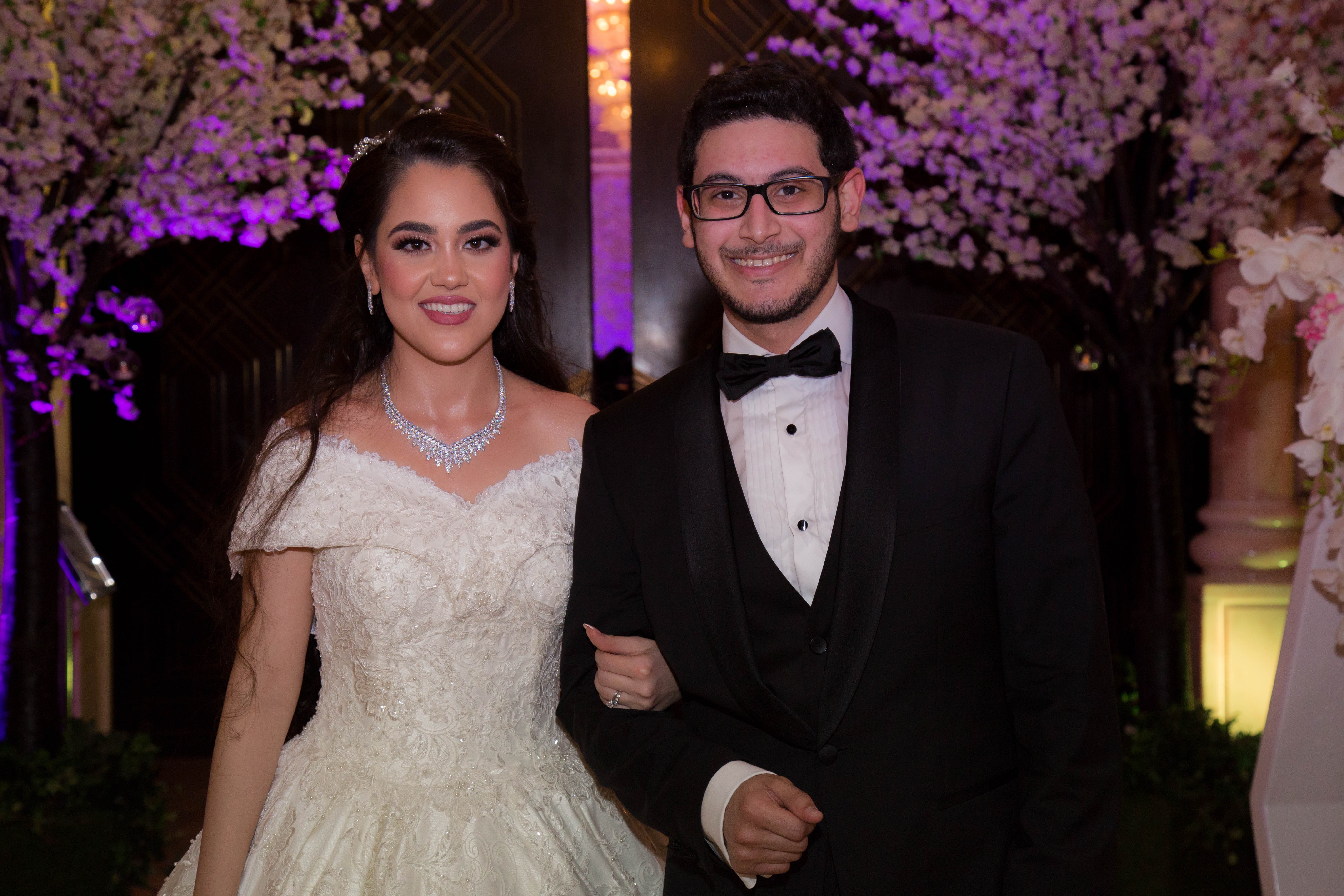 الشيخ نهيان بن مبارك خلال حضوره حفل الزفاف