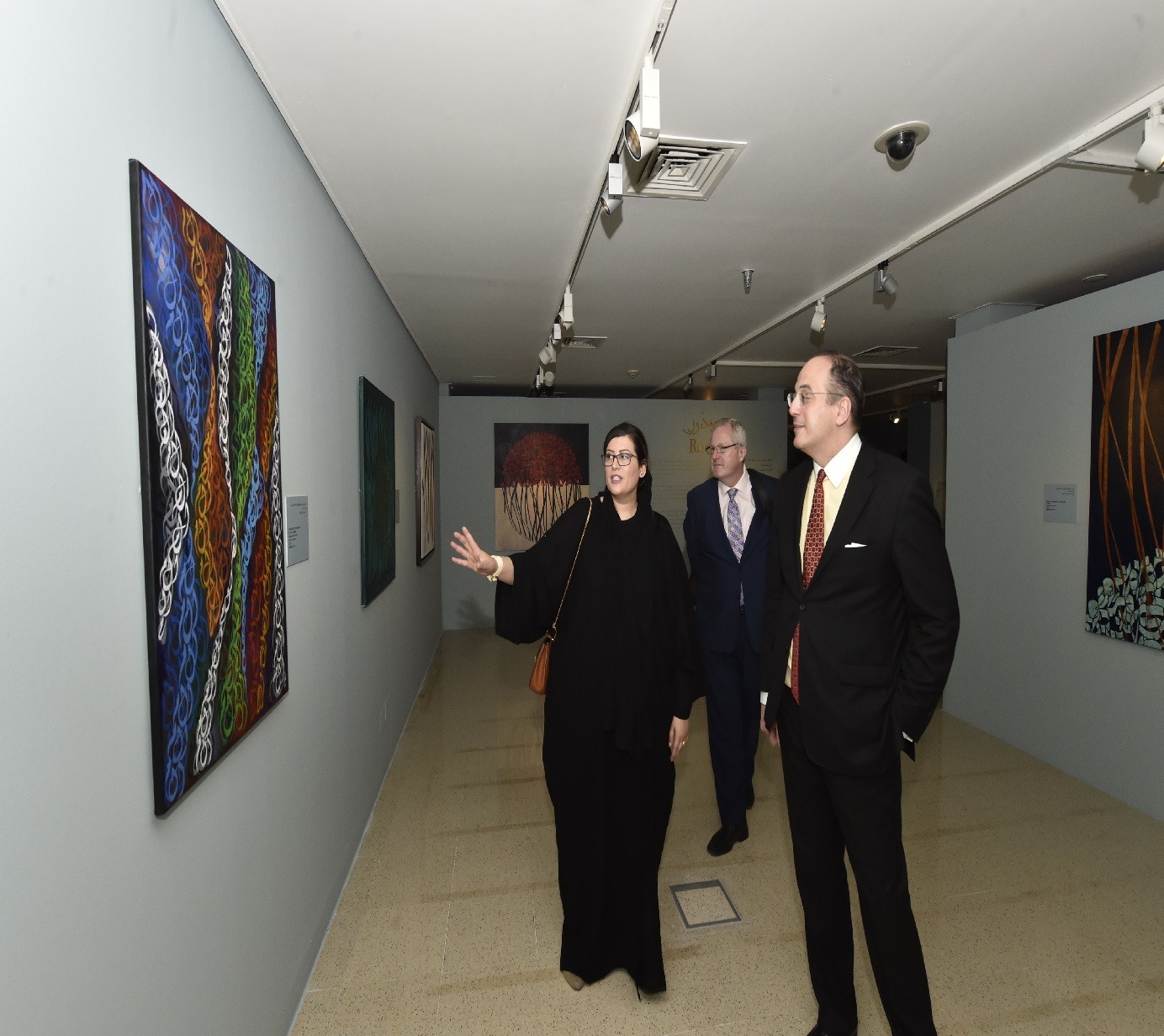 هيئة الشارقة للمتاحف تستضيف وزير بريطاني للفنون والسياحة خلال جولة ضمن متاحف الشارقة