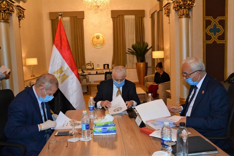 اجتماع وزير التعليم