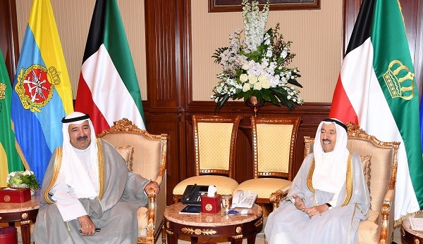 أمير الكويت الراحل ونجله