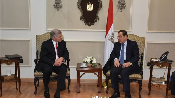 وزير البترول المصرى مع رئيس 