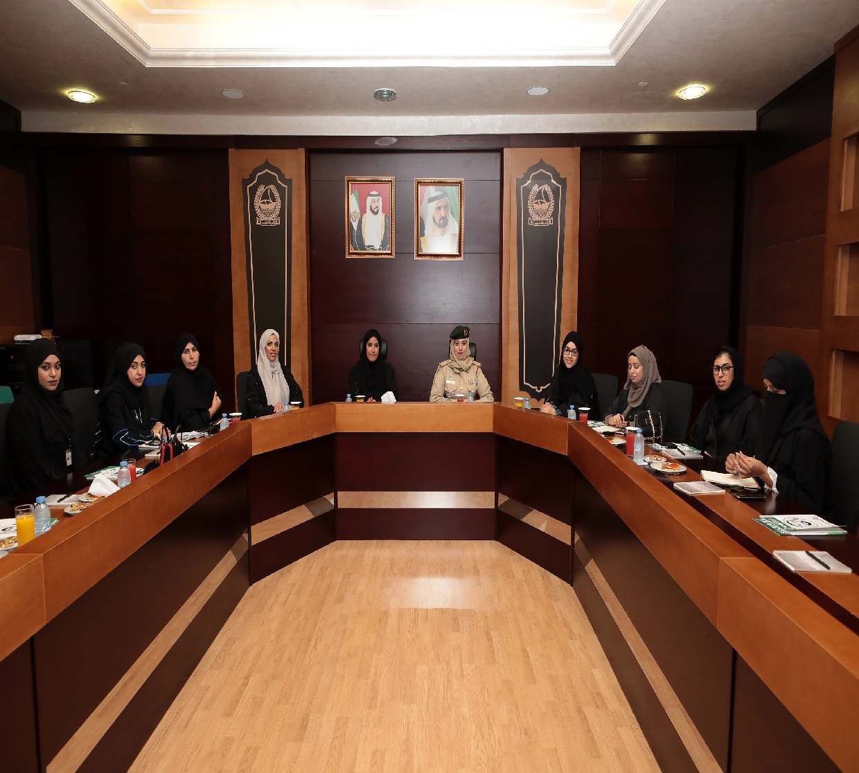 مجلس الشرطة النسائي بدبي يبحث التعاون مع 