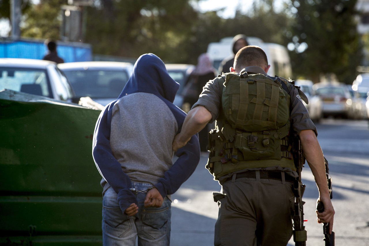 اعتقال فلسطينيين