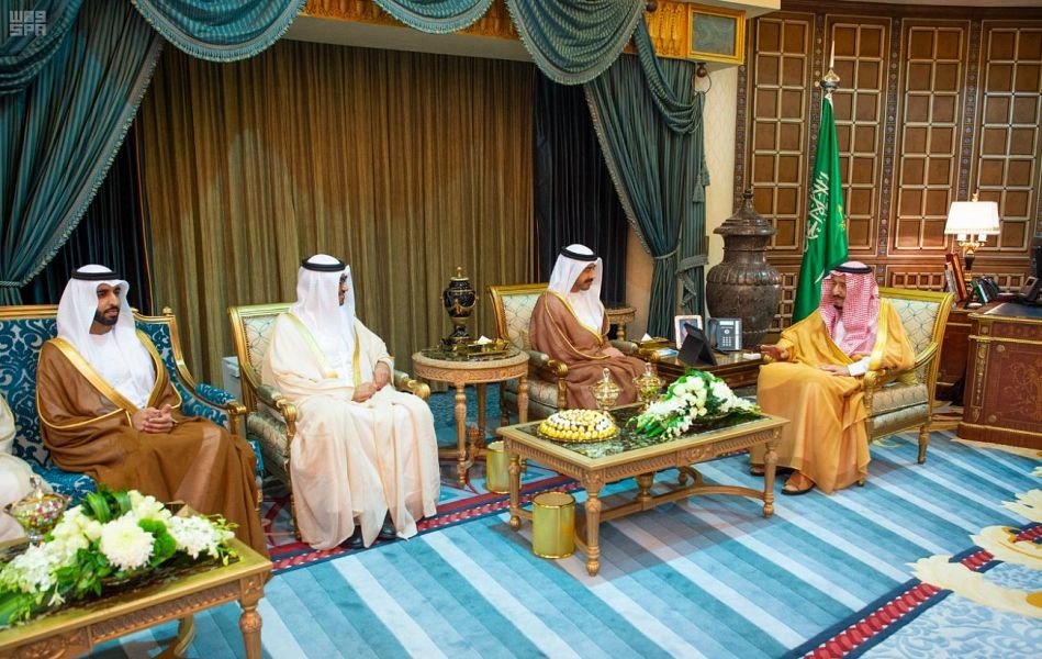 خادم الحرمين الشريفين يستقبل وزير الخارجية الإماراتي