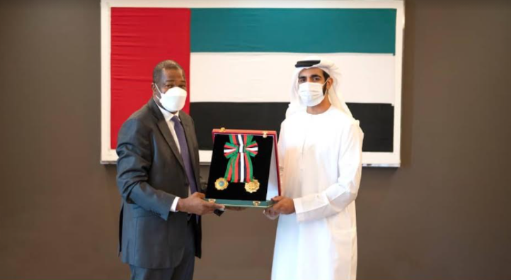 تقليد سفير مالي