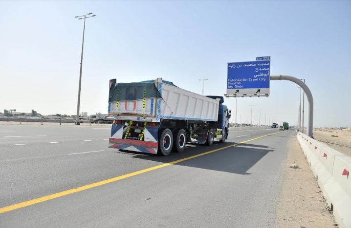 شاحنات - أبوظبي