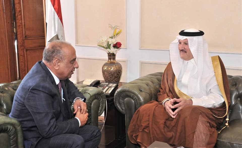 السفير والوزير