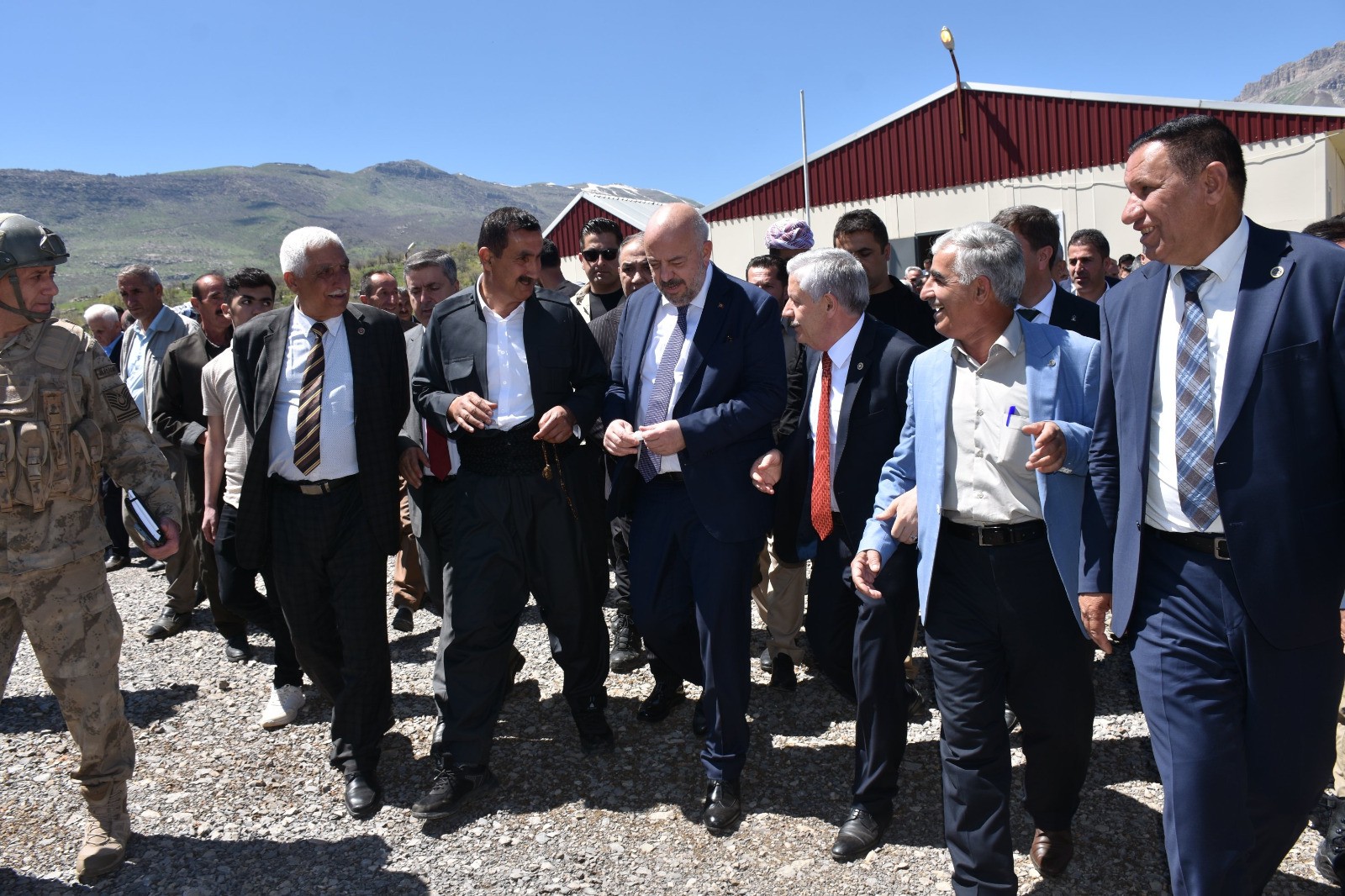 المسؤول التركي يتفقد البوابة