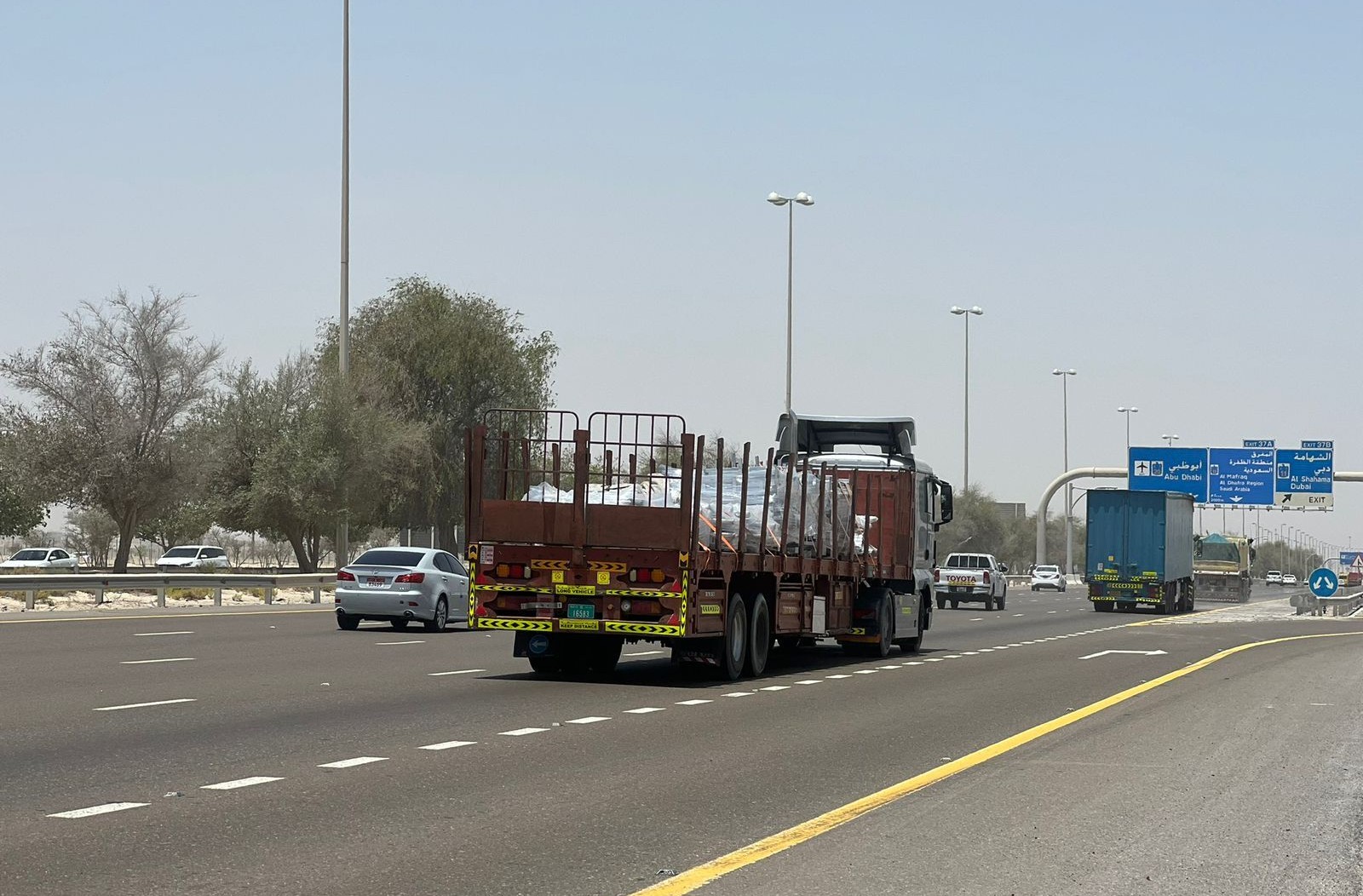 Abu Dhabi announces temporary truck, worker-bus ban on Monday