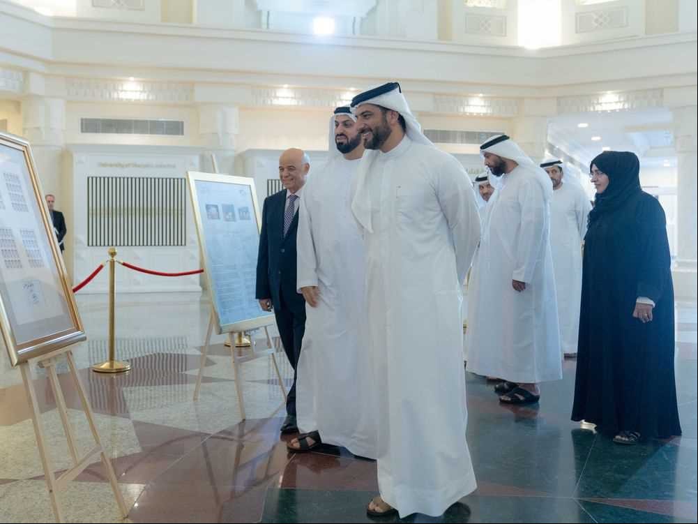 Sultan bin Ahmed launches UoS’s silver jubilee postage stamp