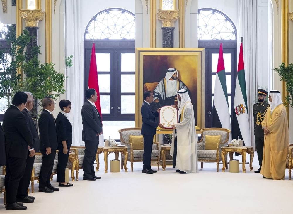 UAE President confers honours on Indonesian President