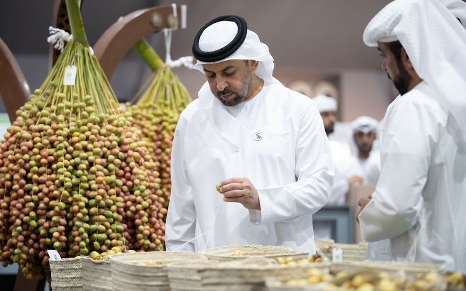 Hamdan bin Zayed visits 20th Liwa Date Festival