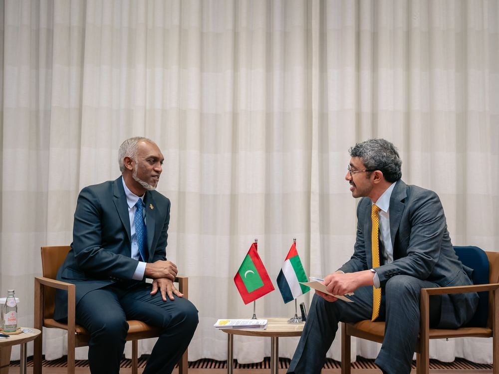 Abdullah bin Zayed meets President of Maldives