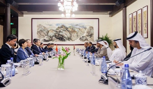 لقاء سلطان الجابر ووزير المالية الصيني