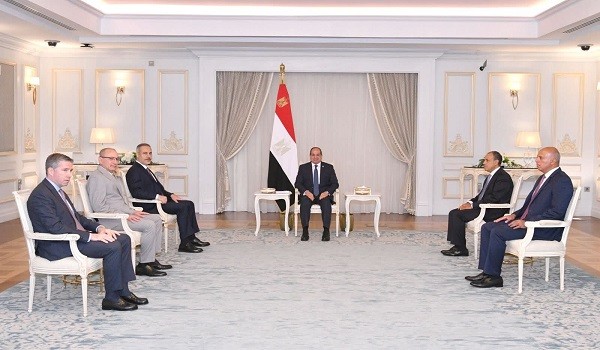لقاء السيسي ووزير خارجية تركيا