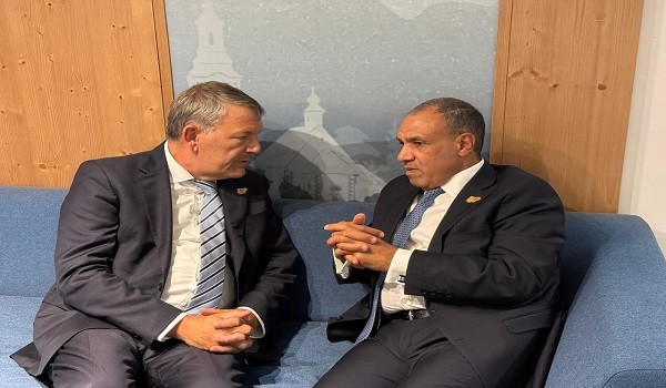 بدر عبد العاطي ومفوض الأونروا