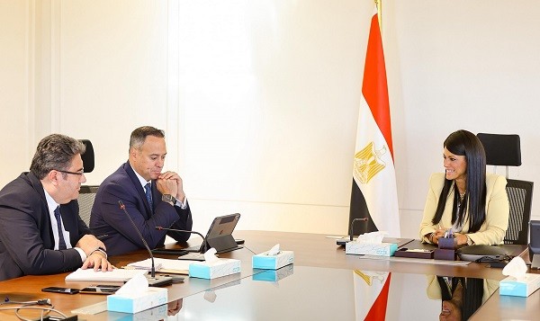 وزيرة التخطيط ووفد ستاندارد آند بورز 