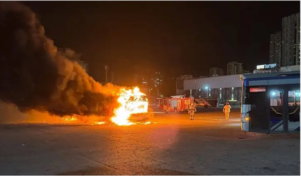 مشهد من الانفجارات