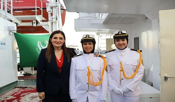 نائبة وزير الشحن في  قبرص