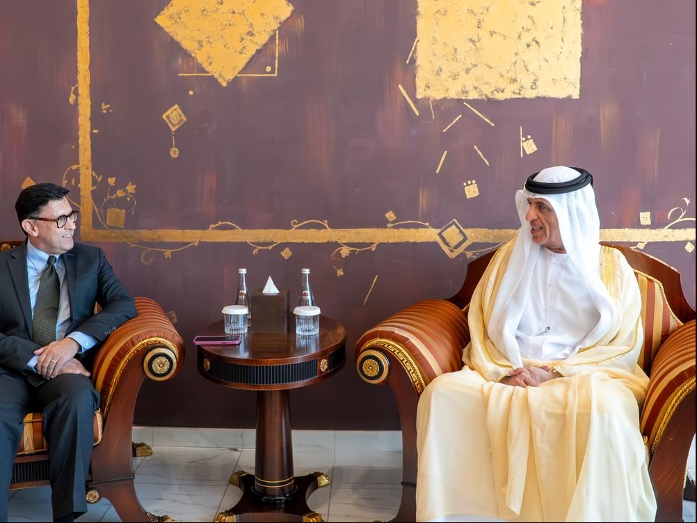 Saud bin Saqr receives Ambassador of Canada