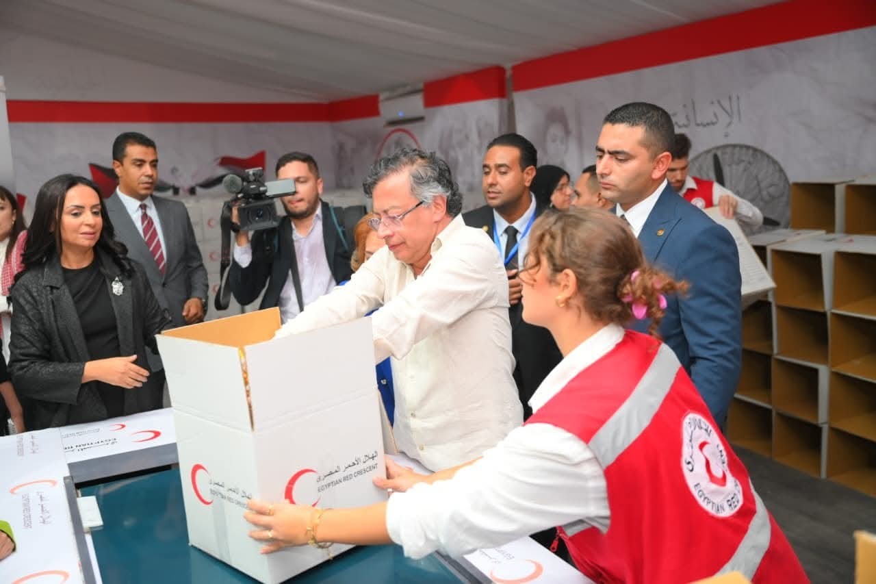 الرئيس الكولومبي في الهلال الأحمر المصري