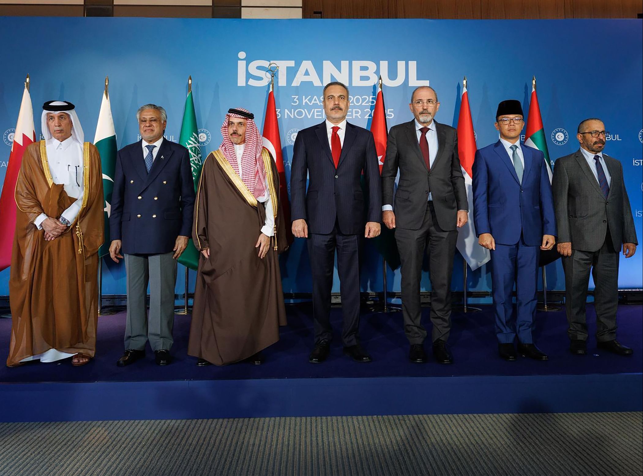  وفد الدولة المشارك في الاجتماع الوزاري حول غزة في إسطنبول