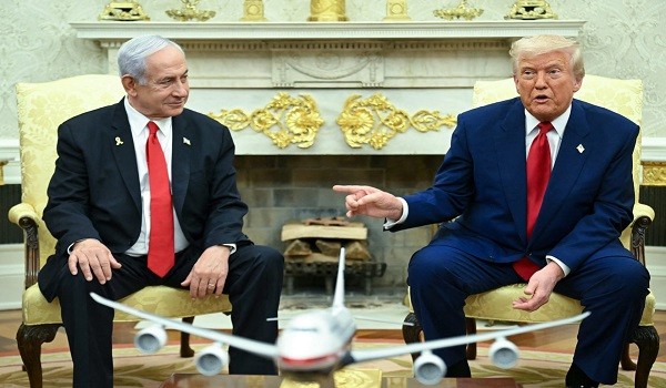 الرئيس الأمريكي دونالد ترامب و رئيس وزراء الاحتلال الإسرائيلي بنيامين نتنياهو