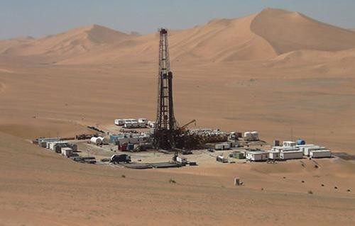 كشف بترولي بالصحراء الغربية