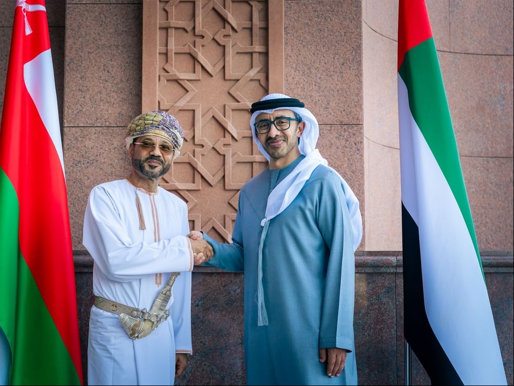 Abdullah bin Zayed receives Omani Foreign Minister
