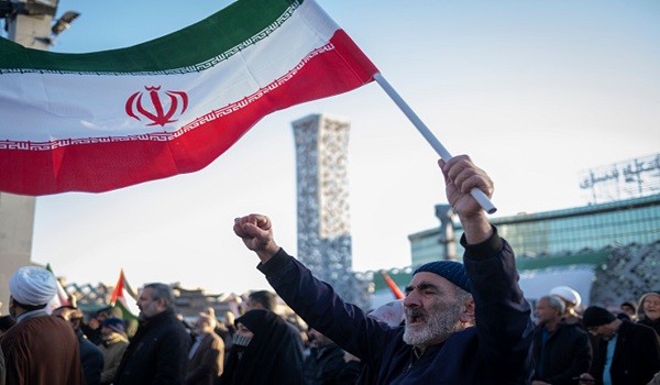 المحتجين بطهران