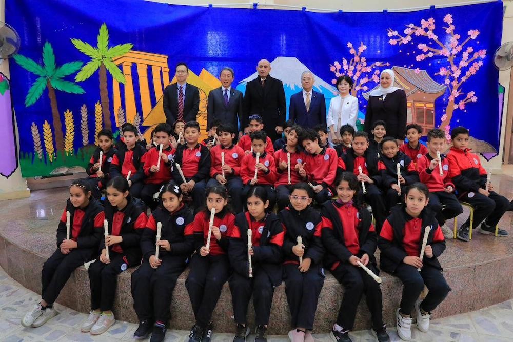 وزير التعليم والوفد الياباني خلال الزيارة