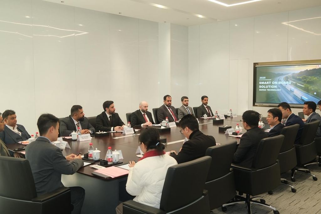 وفد نقل عجمان في الصين