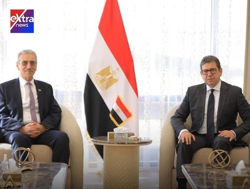 ؤئيس المخابرات العامة المصرية وعلي شعث