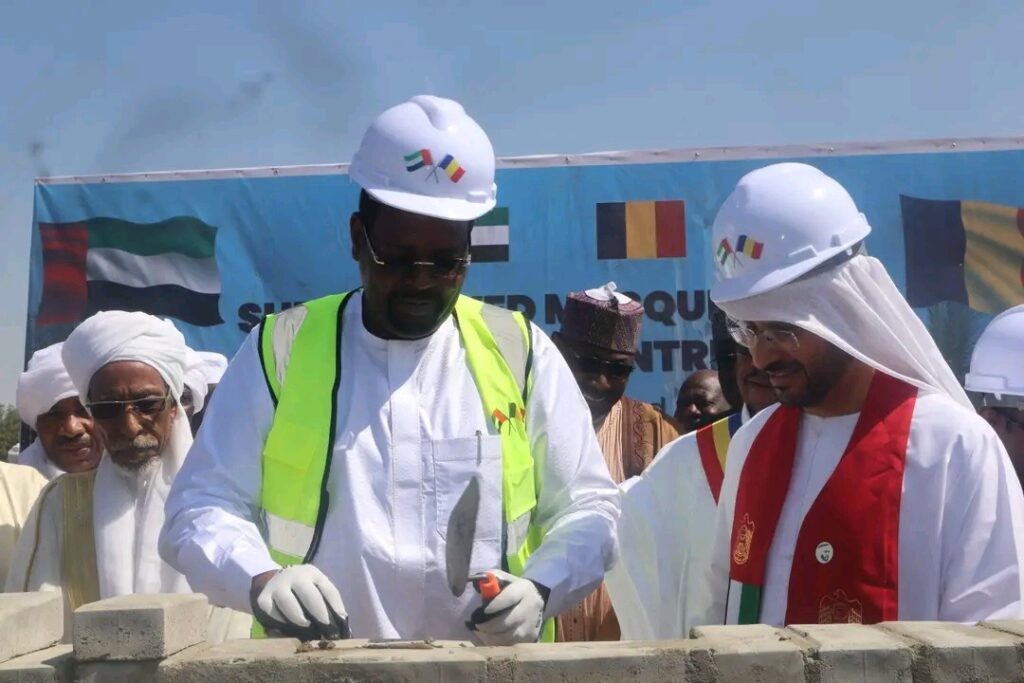 وضع حجر أساس مسجد الشيخ زايد والمركز الثقافي بأنجمينا