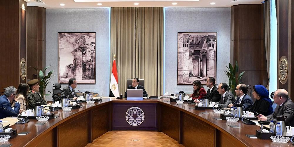 رئيس الوزراء المصري خلال الاجتماع