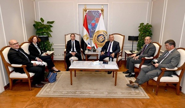 لقاء وزير النقل والسفير الفرنسي