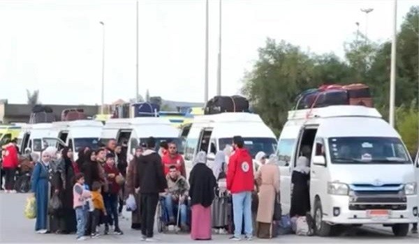 الفلسطينيين العائدين إلى قطاع غزة