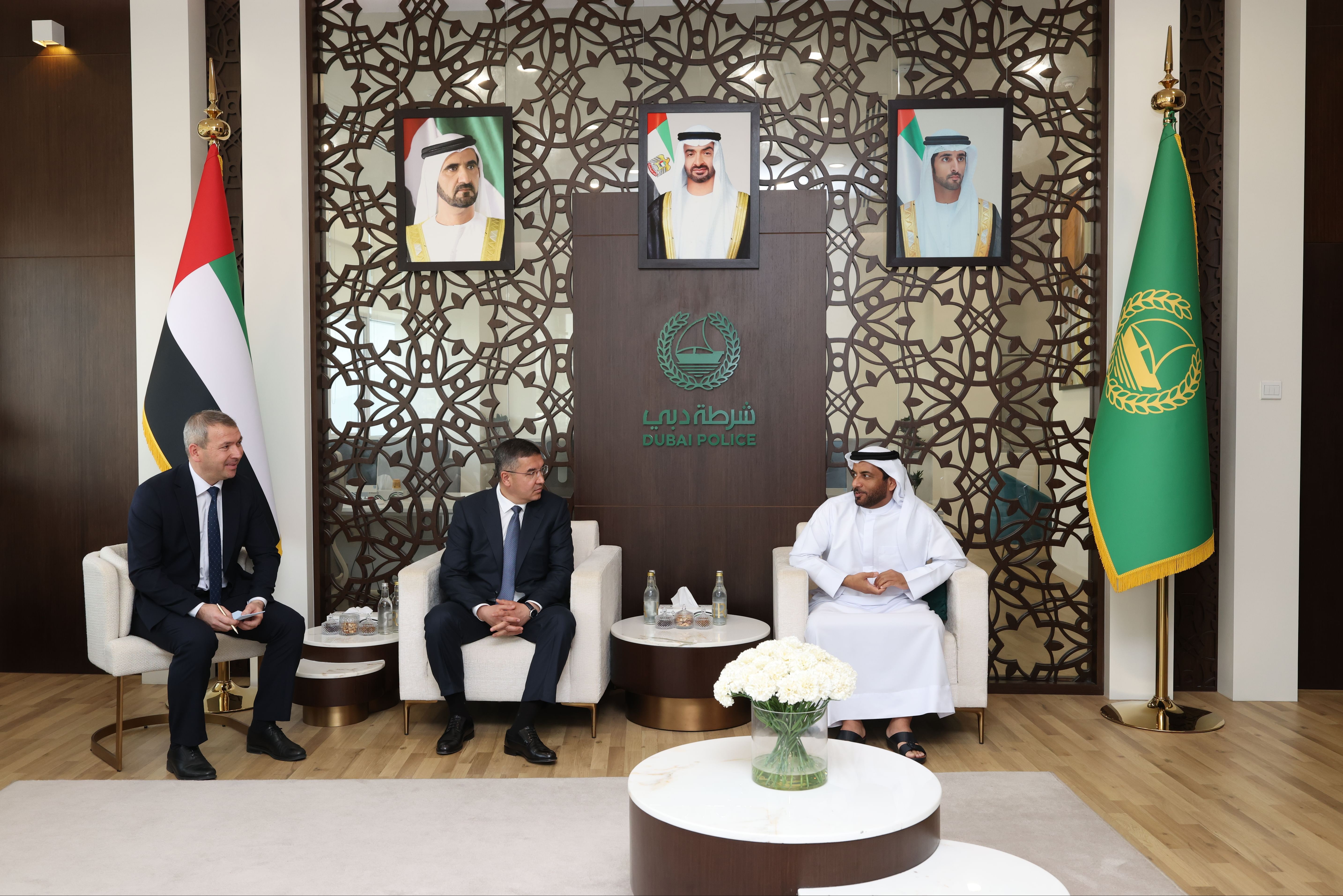 وزير داخلية أوزباكستان/نائب القائد العام لشرطة دبي لشؤون القطاع الجنائي.