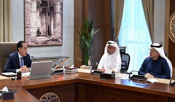 رئيس مالية أبوظبي ورئيس وزراء مصر