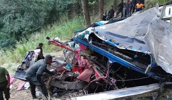 سقوط حافلة ركاب في نهر ببنغلاديش