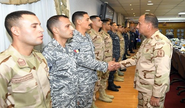 لقاء وزير الدفاع