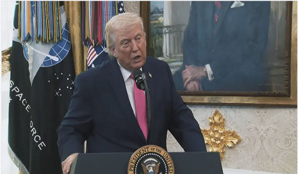 الرئيس الأمريكي دونالد ترامب