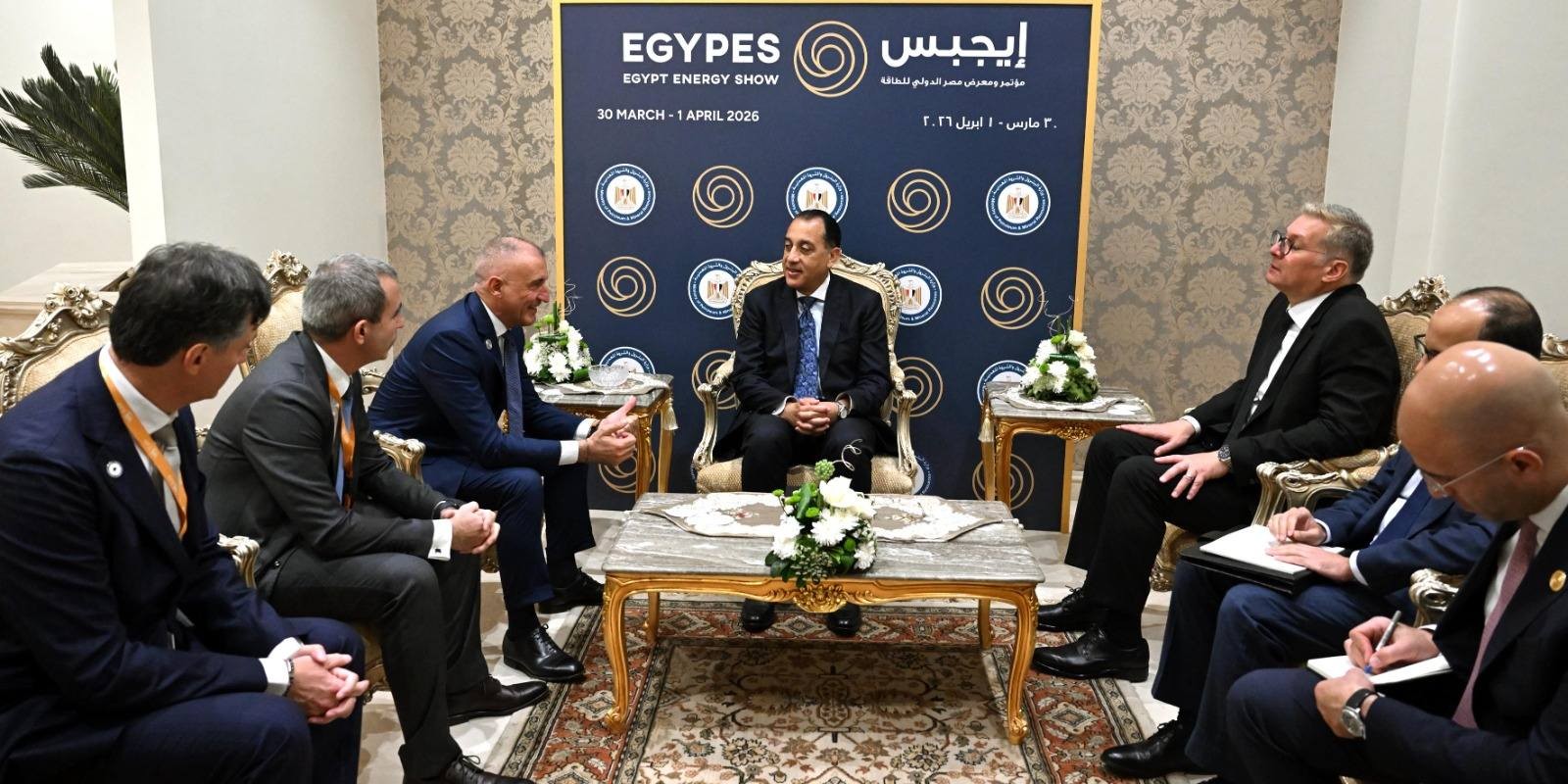 اجتماع مسؤول إيني مع رئيس الوزراء