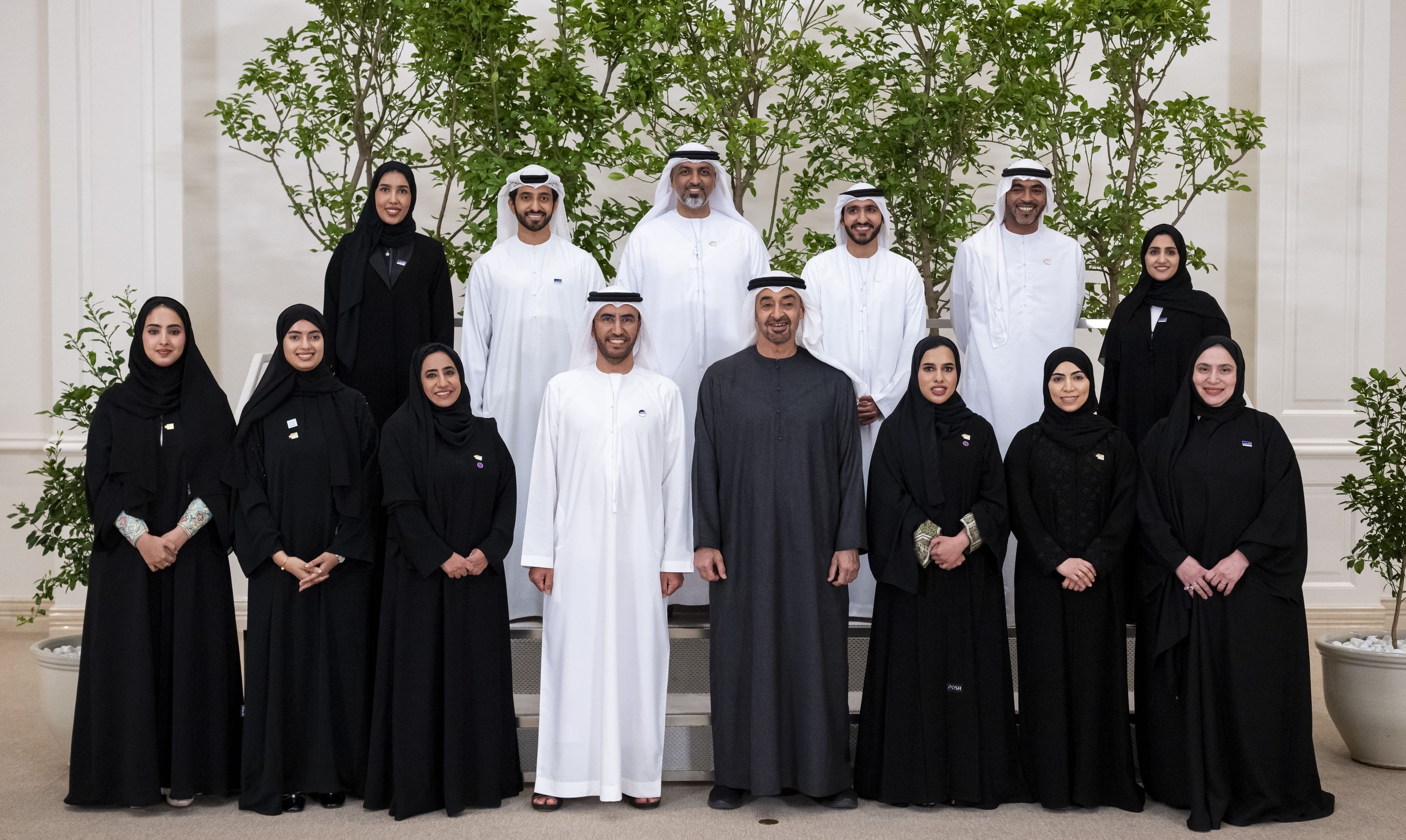 رئيس الدولة والفائزين بجائزة نافس