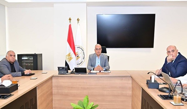 اجتماع وزير الري