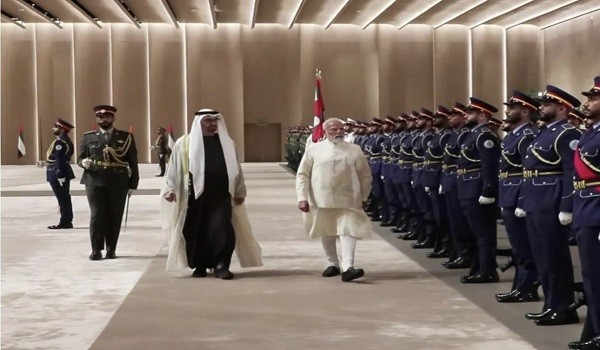 رئيس الإمارات يستقبل رئيس وزراء الهند