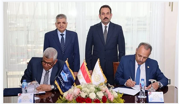 خلال التوقيع